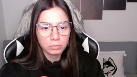 Snapshot of wolfs_daughter chatting on October 4, 1:58 am Alex online show from October 4, 1:58 am