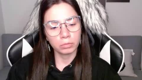 Snapshot of wolfs_daughter chatting on October 30, 3:08 am Alex online show from October 30, 3:08 am