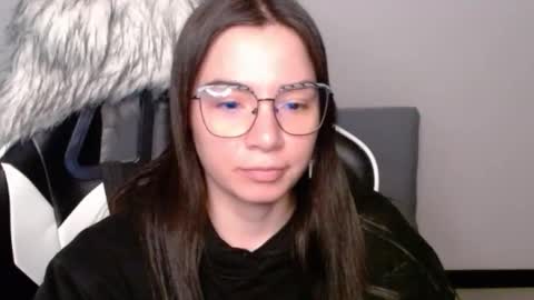 Snapshot of wolfs_daughter chatting on January 9, 2:14 am Alex online show from January 9, 2:14 am