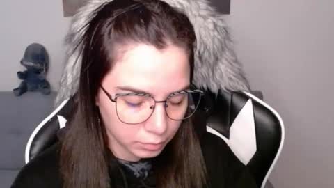 Snapshot of wolfs_daughter chatting on January 12, 1:22 am Alex online show from January 12, 1:22 am