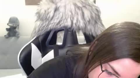 Snapshot of wolfs_daughter chatting on January 14, 2:06 am Alex online show from January 14, 2:06 am