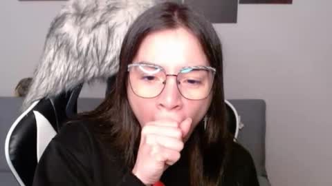 Snapshot of wolfs_daughter chatting on February 3, 2:10 am Alex online show from February 3, 2:10 am