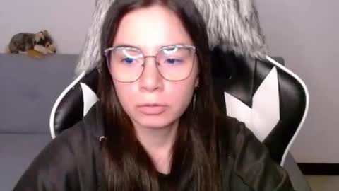 Snapshot of wolfs_daughter chatting on February 13, 2:40 am Alex online show from February 13, 2:40 am