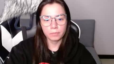 Snapshot of wolfs_daughter chatting on February 25, 1:59 am Alex online show from February 25, 1:59 am