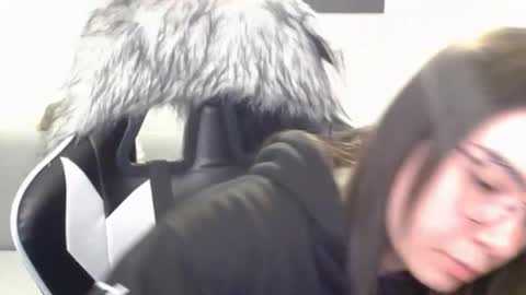 Snapshot of wolfs_daughter chatting on February 27, 1:05 am Alex online show from February 27, 1:05 am