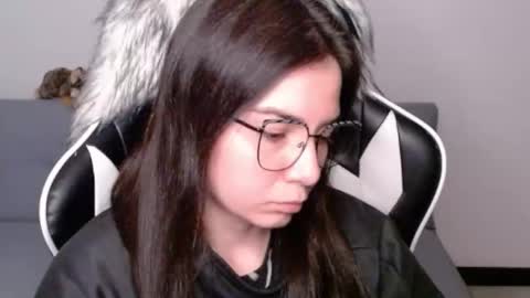 Snapshot of wolfs_daughter chatting on February 28, 2:23 am Alex online show from February 28, 2:23 am