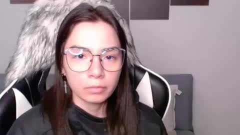 Snapshot of wolfs_daughter chatting on March 2, 12:13 am Alex online show from March 2, 12:13 am