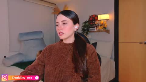   online show from April 10, 1:33 am