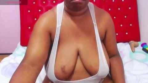 Snapshot of wonderfuldiana chatting on February 9, 12:30 pm online show from February 9, 12:30 pm