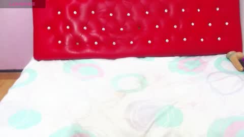 Snapshot of wonderfuldiana chatting on February 22, 12:40 pm online show from February 22, 12:40 pm
