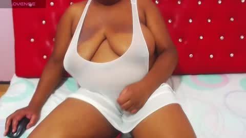 Snapshot of wonderfuldiana chatting on March 12, 4:51 am online show from March 12, 4:51 am