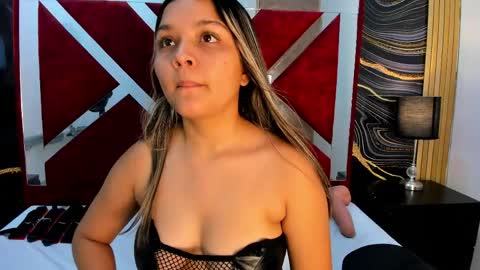 wonderkloe_ online show from May 31, 7:37 pm