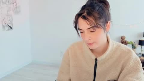 Stia online show from April 13, 2:55 pm