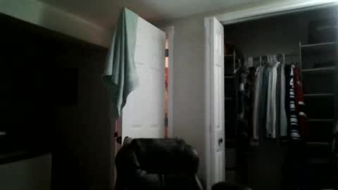 woodeee77 online show from April 3, 12:08 am