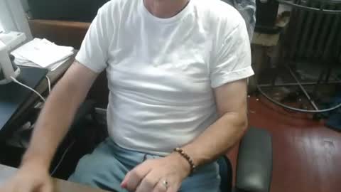 woodworker6473 online show from July 6, 7:27 pm