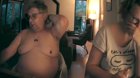 woodwurm and Snoeske online show from February 15, 6:44 am