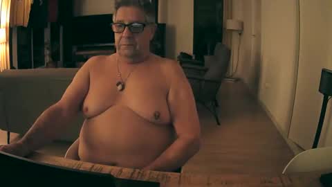 woodwurm and Snoeske online show from October 19, 4:02 am