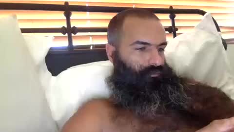 woof_wolf37 online show from October 18, 3:57 pm