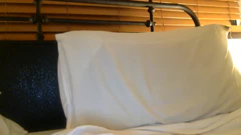 woof_wolf37 online show from February 6, 3:00 am