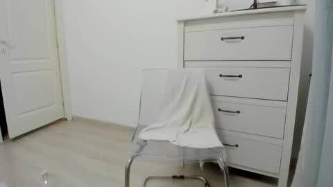 Snapshot of woolfiie chatting on November 13, 12:09 am Wolfie online show from November 13, 12:09 am