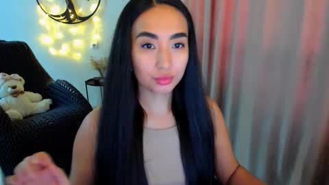 dudetta Kim online show from February 6, 10:40 am