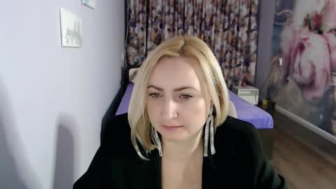 Snapshot of wow_co chatting on December 9, 2:28 pm wow_co online show from December 9, 2:28 pm