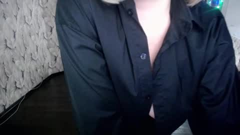 Snapshot of wow_co chatting on February 11, 10:39 pm wow_co online show from February 11, 10:39 pm