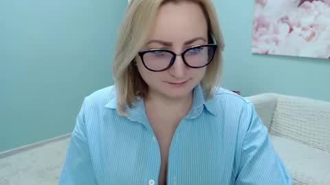 Snapshot of wow_co chatting on March 7, 6:11 pm wow_co online show from March 7, 6:11 pm