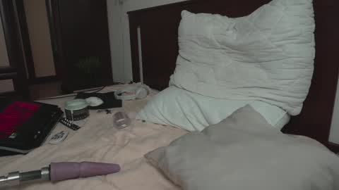 Snapshot of wow_yammy3 chatting on December 27, 1:32 am Pavel online show from December 27, 1:32 am