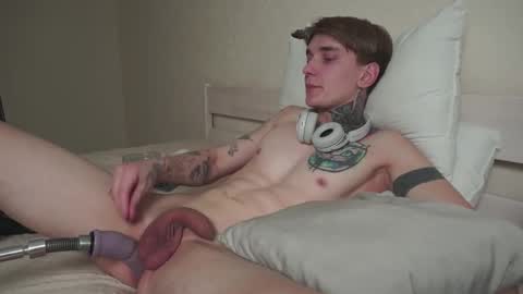 Snapshot of wow_yammy3 chatting on October 12, 7:35 pm Pavel online show from October 12, 7:35 pm