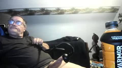 Snapshot of wowsers2022 chatting on October 5, 10:46 am wowsers2022 online show from October 5, 10:46 am