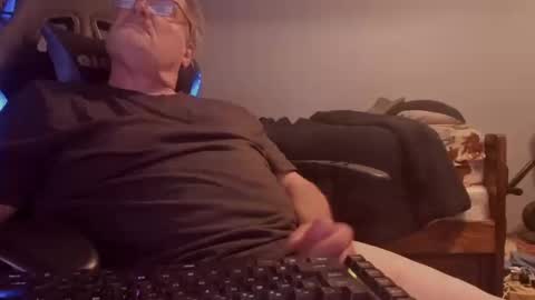 Snapshot of wowsers2022 chatting on October 13, 1:27 am wowsers2022 online show from October 13, 1:27 am