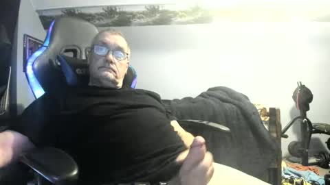 Snapshot of wowsers2022 chatting on October 18, 10:49 am wowsers2022 online show from October 18, 10:49 am