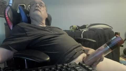 Snapshot of wowsers2022 chatting on October 24, 7:43 pm wowsers2022 online show from October 24, 7:43 pm