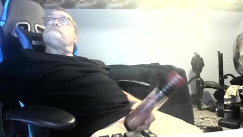 Snapshot of wowsers2022 chatting on November 1, 10:06 am wowsers2022 online show from November 1, 10:06 am