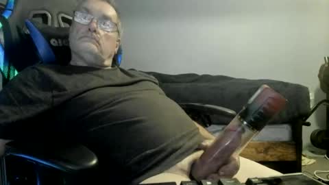 Snapshot of wowsers2022 chatting on November 8, 4:23 am wowsers2022 online show from November 8, 4:23 am