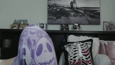 Snapshot of wrenleigh chatting on February 2, 6:58 am Crystal Lake online show from February 2, 6:58 am