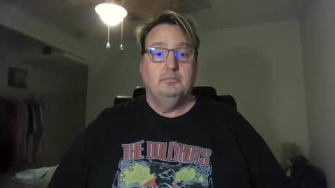 Snapshot of wrenval chatting on December 18, 3:47 am Wren Valentino online show from December 18, 3:47 am