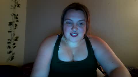 Snapshot of wrenwinter chatting on October 4, 7:39 am wrenwinters online show from October 4, 7:39 am