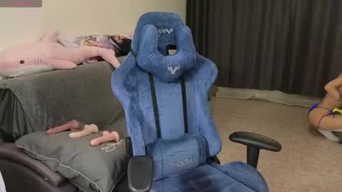 Snapshot of wsp128 chatting on December 20, 6:15 pm Neo and Abby online show from December 20, 6:15 pm