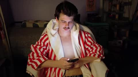 Snapshot of wyattfans_ chatting on November 4, 2:43 am Wyatt online show from November 4, 2:43 am