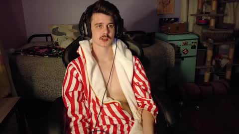 Snapshot of wyattfans_ chatting on November 8, 6:24 am Wyatt online show from November 8, 6:24 am