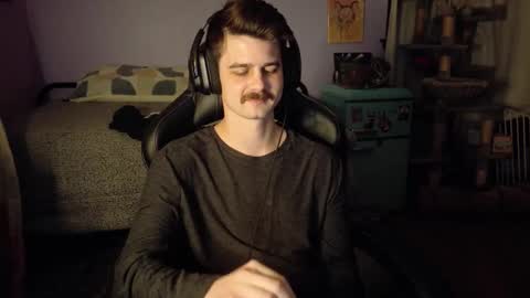 Snapshot of wyattfans_ chatting on December 23, 6:00 am Wyatt online show from December 23, 6:00 am