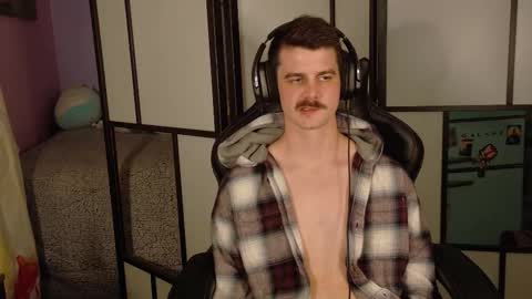 Snapshot of wyattfans_ chatting on February 3, 6:22 am Wyatt online show from February 3, 6:22 am