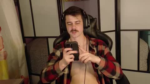 Snapshot of wyattfans_ chatting on February 7, 9:35 am Wyatt online show from February 7, 9:35 am