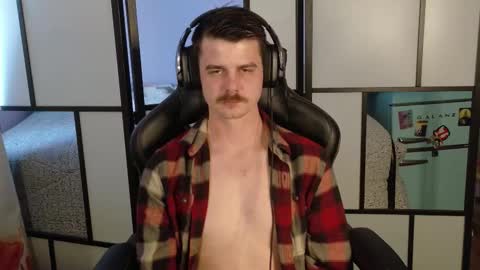 Snapshot of wyattfans_ chatting on February 7, 10:13 pm Wyatt online show from February 7, 10:13 pm