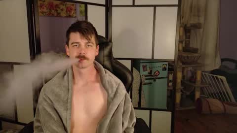 Snapshot of wyattfans_ chatting on February 10, 2:37 am Wyatt online show from February 10, 2:37 am