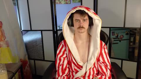 Snapshot of wyattfans_ chatting on February 11, 8:03 pm Wyatt online show from February 11, 8:03 pm