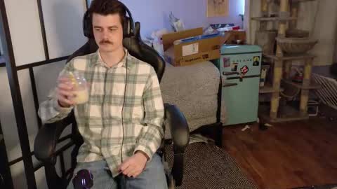 Snapshot of wyattfans_ chatting on February 22, 7:23 pm Wyatt online show from February 22, 7:23 pm