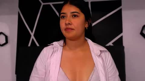 Adeline online show from November 4, 10:09 pm